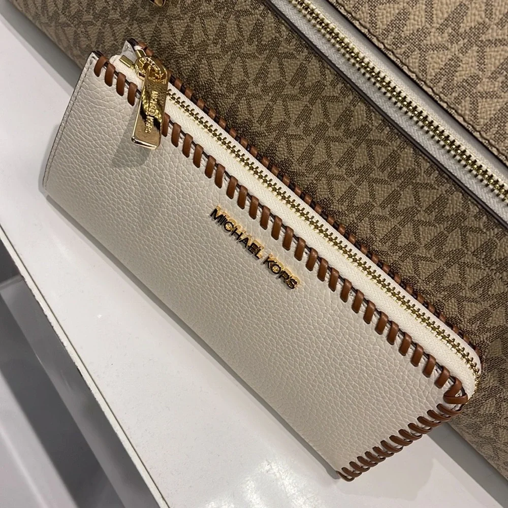 Michael Kors Jet Set Travel Large Pebble Leather Quarter-Zip Wallet NWT